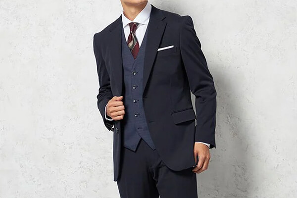 ビジネスシーンでは「落ち着き」や「信頼感」を意識