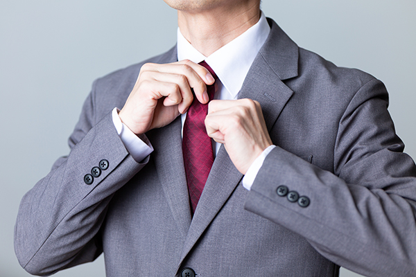 ワンランク上の着こなしへ!ネクタイを綺麗に見せる3つのコツ